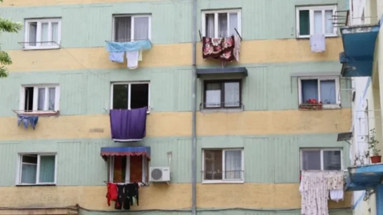 Mali Krizde Yeni Uygulama: Balkona Çamaşır Asana Para Cezası